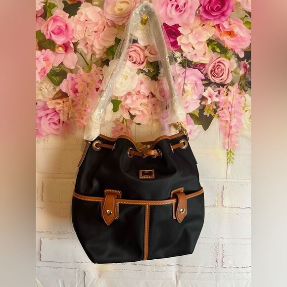 New Dooney & Bourke Nylon Wayfarer Hobo Bag in Black and Brown - Picture 4 of 11